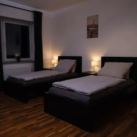 Schoene 4-Bettzimmer Wohnung In Celle Exterior photo