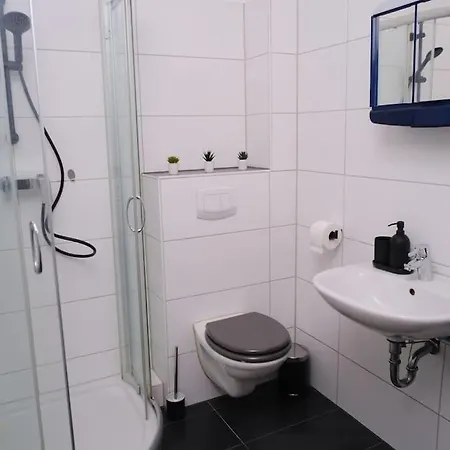 Schoene 4-Bettzimmer Wohnung In Celle Exterior photo